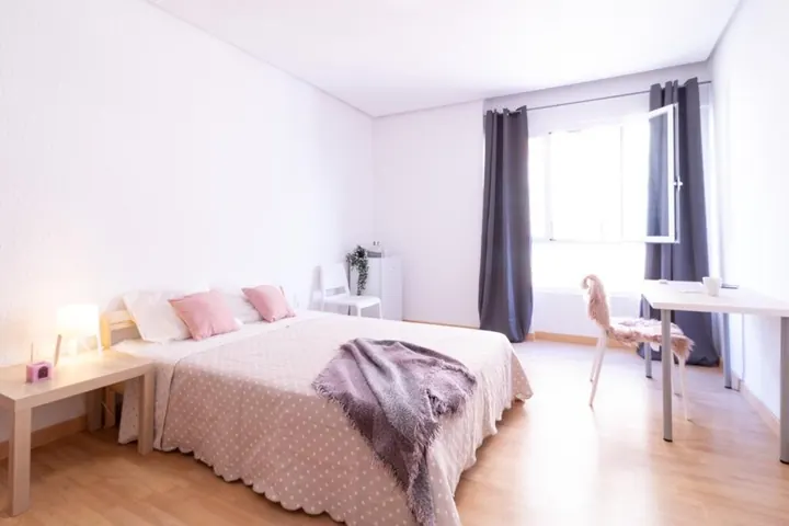 Habitación preparada y equipada por Turia Rentals